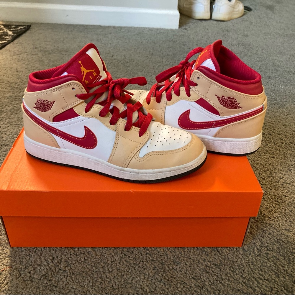 Nike Jordan 1s